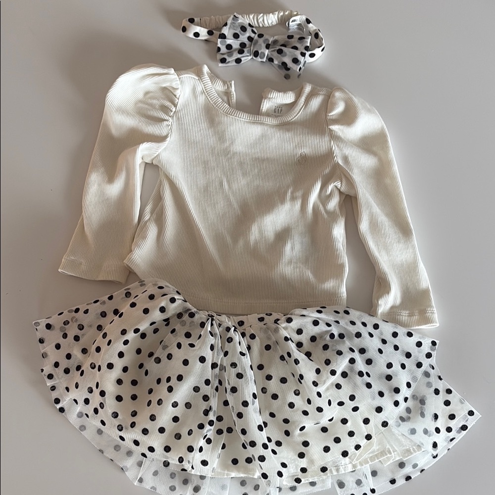 GAP Cream Ribbed Baby Top and polkadot skirt